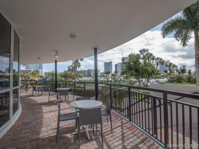 2-bedroom condo for sale in Hallandale Beach - 2500 PARKVIEW DR 507 - MondialRealty