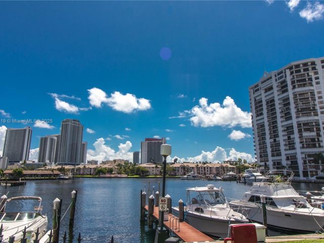 2-bedroom condo for sale in Hallandale Beach - 2500 PARKVIEW DR 507 - MondialRealty