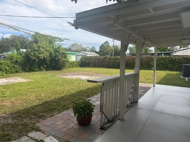 Home for rent at 4511 SW 23rd Street - photo 6799129