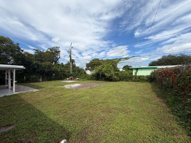 Home for rent at 4511 SW 23rd Street - photo 6799132