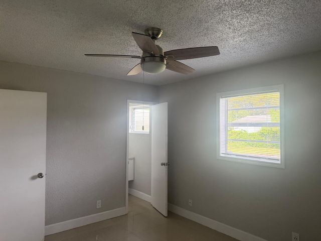 Home for rent at 4511 SW 23rd Street - photo 6799139