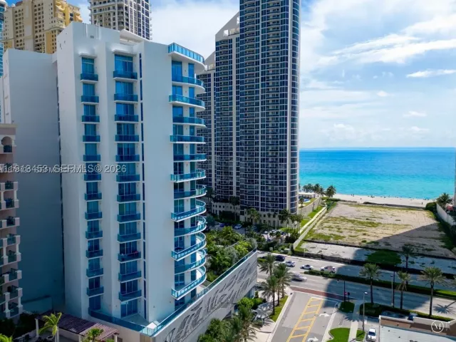 2-bedroom condo for rent in Sunny Isles Beach - 17550 Collins Ave PH2 - MondialRealty