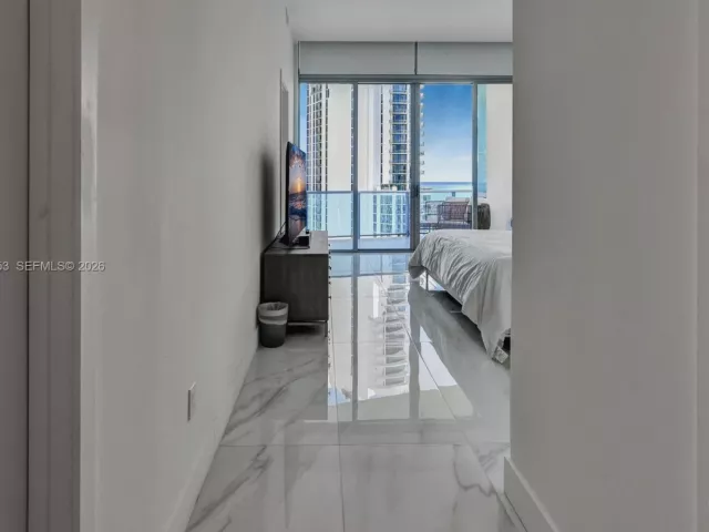 2-bedroom condo for rent in Sunny Isles Beach - 17550 Collins Ave PH2 - MondialRealty