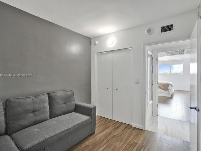 Apartment for rent  Unit #426 - photo 6785170