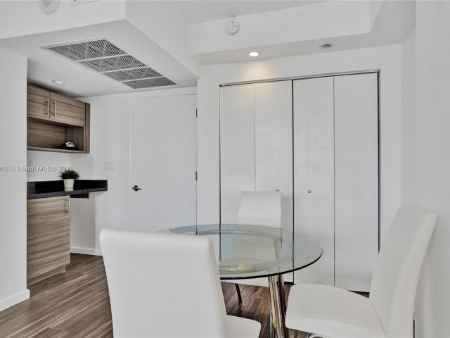 Apartment for rent  Unit #426 - photo 6785175