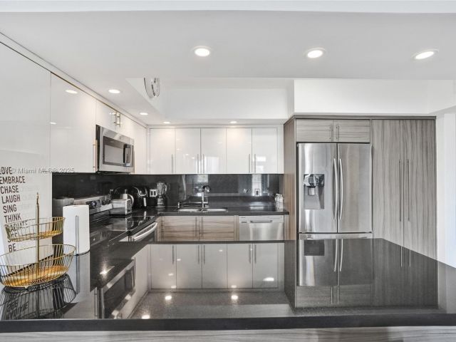 Apartment for rent  Unit #426 - photo 6785180