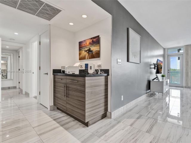 Apartment for rent  Unit #426 - photo 6785184