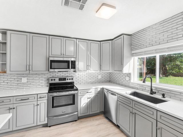 Home for rent at 5068 Sunrise Boulevard - photo 6798617