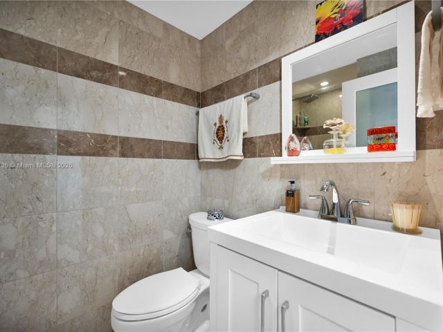 Apartment for sale  Unit #903 - photo 6785917