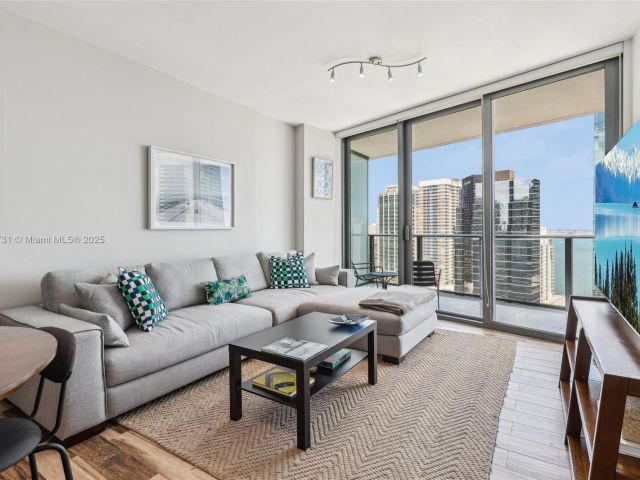 Apartment for sale  Unit #2404 - photo 6802062