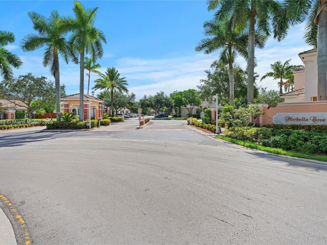 4-bedroom home for rent in Homestead - 2258 NE 42nd Ave 0 - MondialRealty