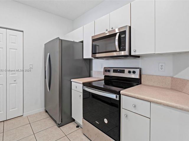 4-bedroom home for rent in Homestead - 2258 NE 42nd Ave 0 - MondialRealty