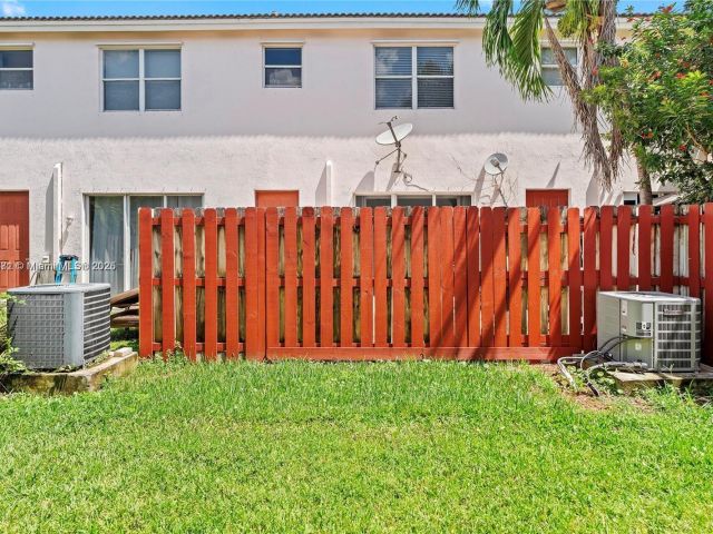4-bedroom home for rent in Homestead - 2258 NE 42nd Ave 0 - MondialRealty