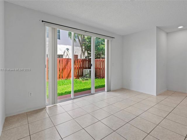 4-bedroom home for rent in Homestead - 2258 NE 42nd Ave 0 - MondialRealty