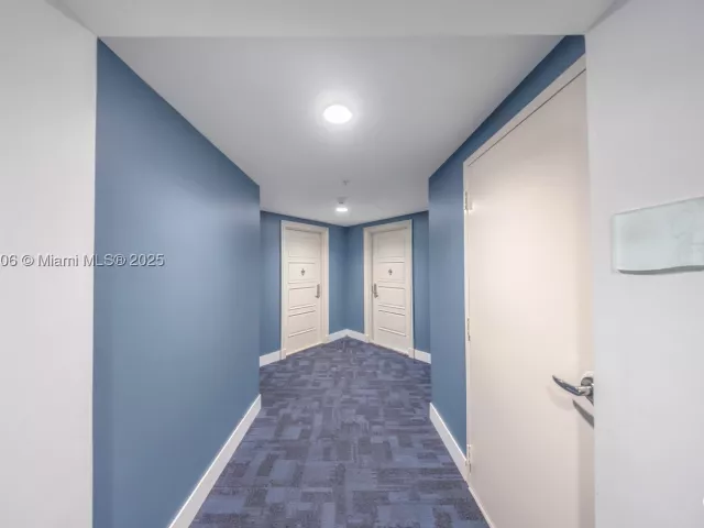 3-bedroom condo for sale in Sunny Isles Beach - 150 Sunny Isles Blvd 601 - MondialRealty