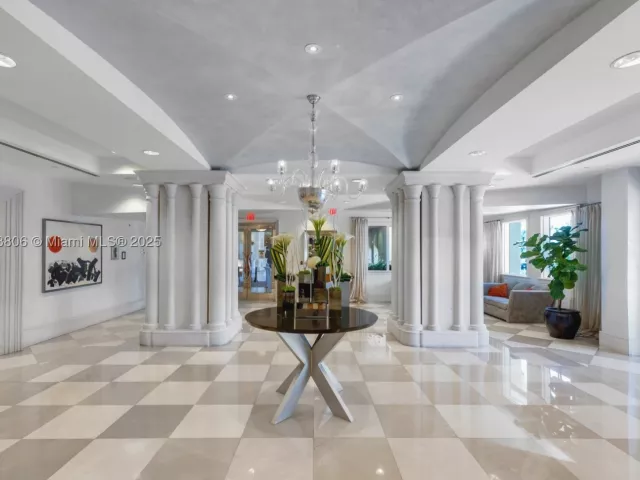 3-bedroom condo for sale in Sunny Isles Beach - 150 Sunny Isles Blvd 601 - MondialRealty