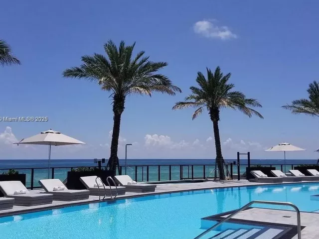 4-bedroom condo for sale in Sunny Isles Beach - 18555 Collins Ave 1803 - MondialRealty