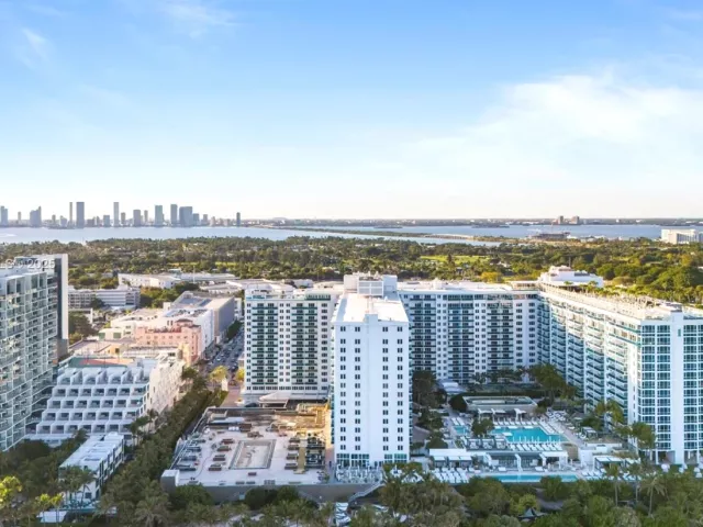 3-bedroom condo for sale in Miami Beach - 2301 Collins Ave 1432 - MondialRealty