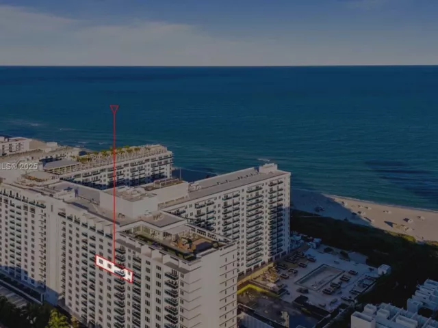 3-bedroom condo for sale in Miami Beach - 2301 Collins Ave 1432 - MondialRealty