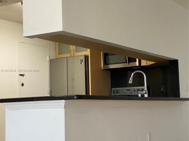 Apartment for rent  Unit #505 - photo 6798361