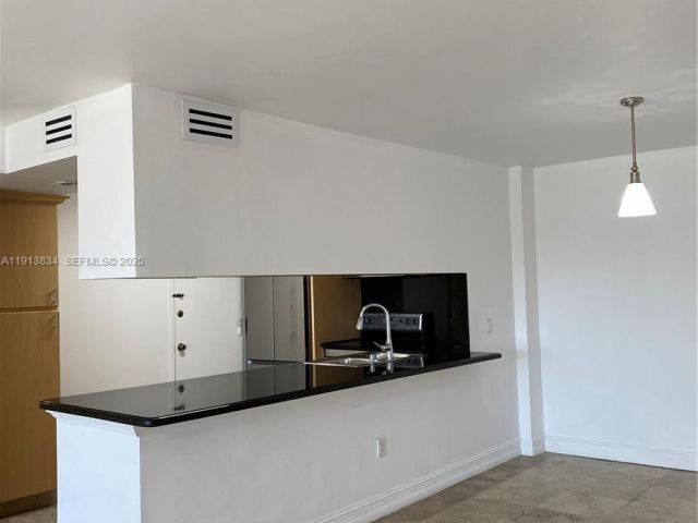 Apartment for rent  Unit #505 - photo 6798362