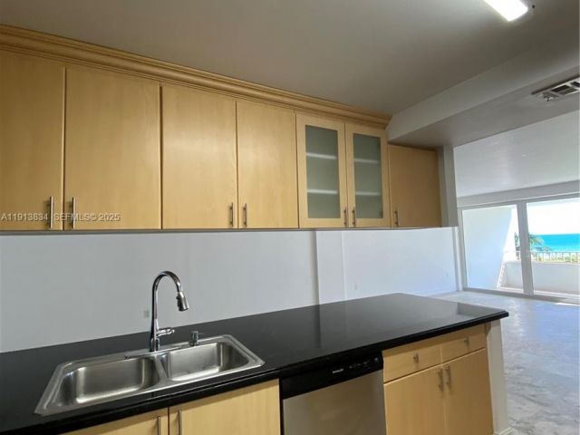 Apartment for rent  Unit #505 - photo 6798365