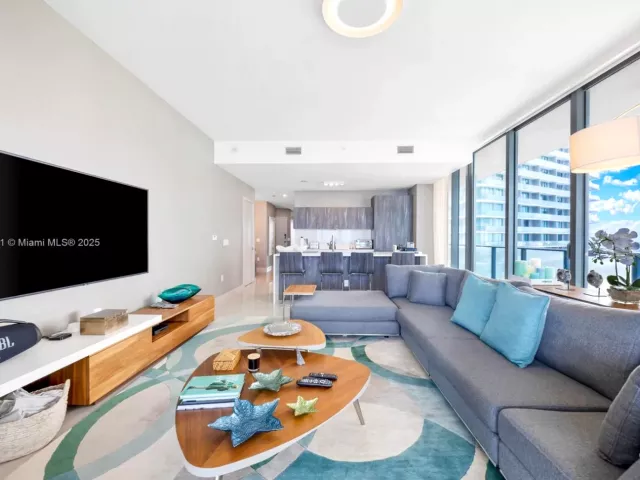 3-bedroom condo for rent in Miami - 480 NE 31st St 2807 - MondialRealty