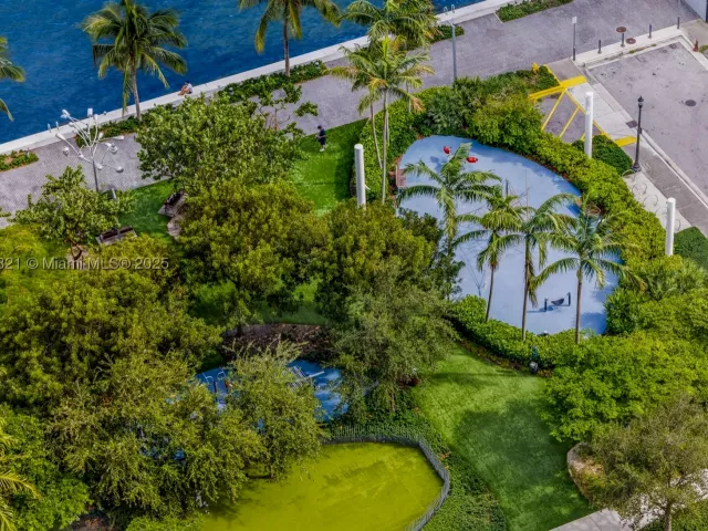 3-bedroom condo for rent in Miami - 480 NE 31st St 2807 - MondialRealty