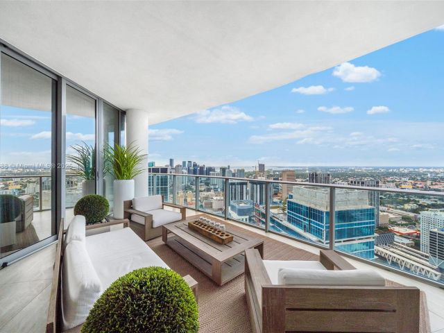 Apartment for sale  Unit #5312 - photo 6784626