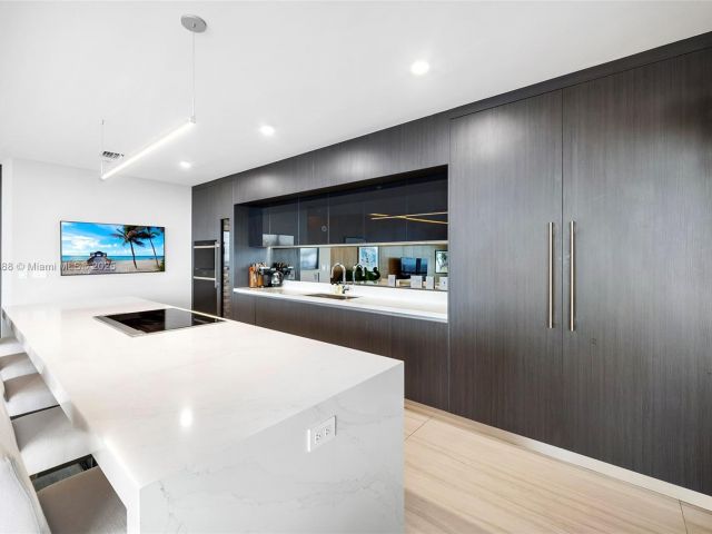 Apartment for sale  Unit #5312 - photo 6784627