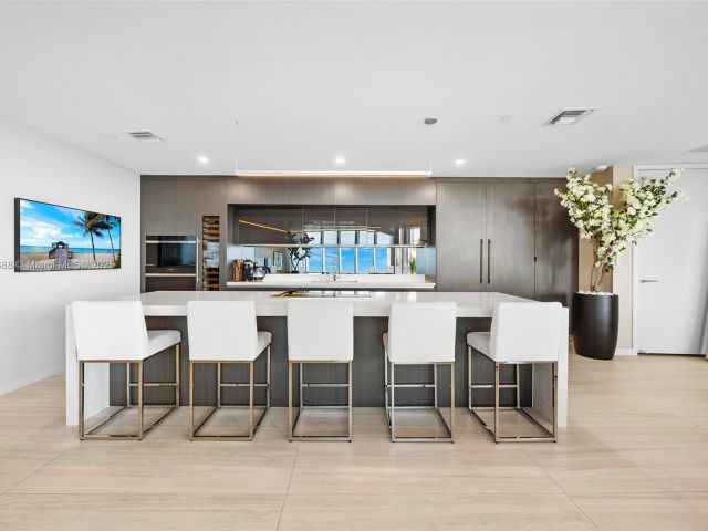 Apartment for sale  Unit #5312 - photo 6784630