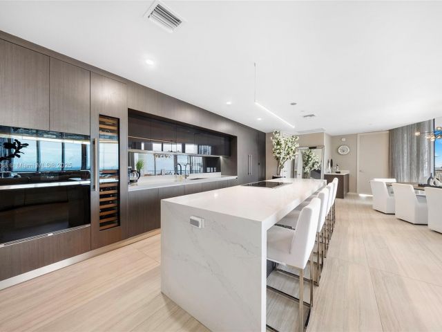 Apartment for sale  Unit #5312 - photo 6784631