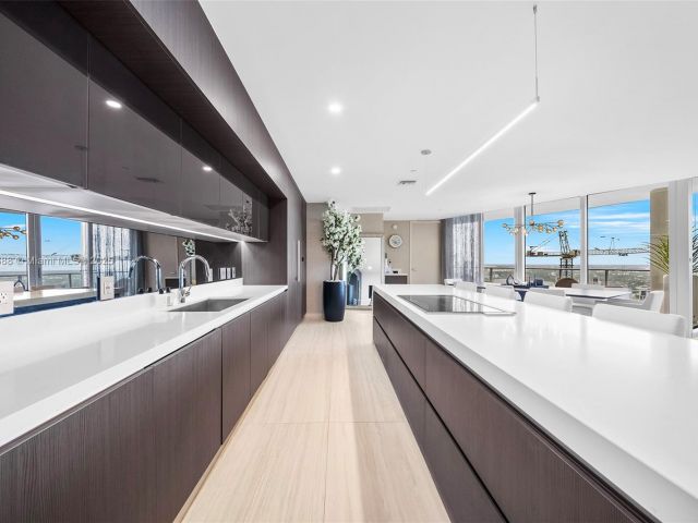 Apartment for sale  Unit #5312 - photo 6784632