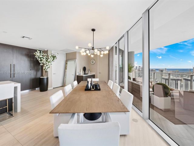 Apartment for sale  Unit #5312 - photo 6784634