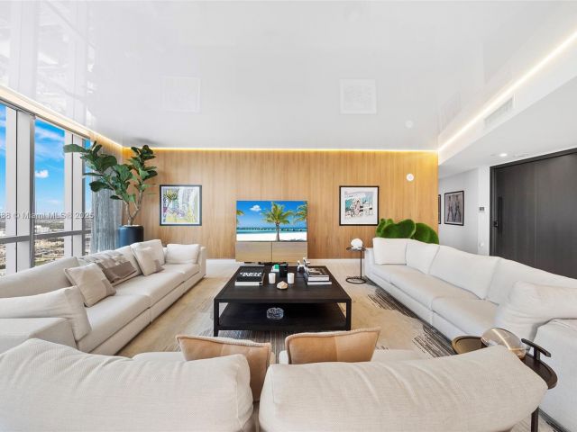 Apartment for sale  Unit #5312 - photo 6784637