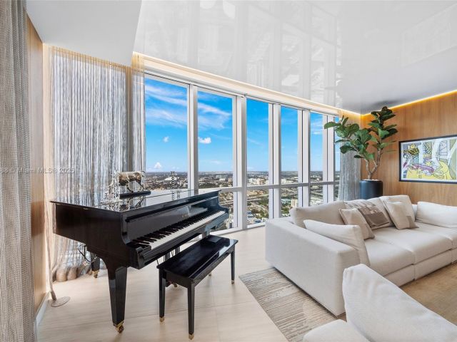 Apartment for sale  Unit #5312 - photo 6784638