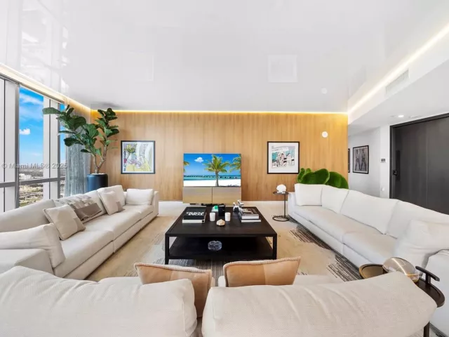 5-bedroom condo for sale in Miami - 851 NE 1st Ave 5312 - MondialRealty