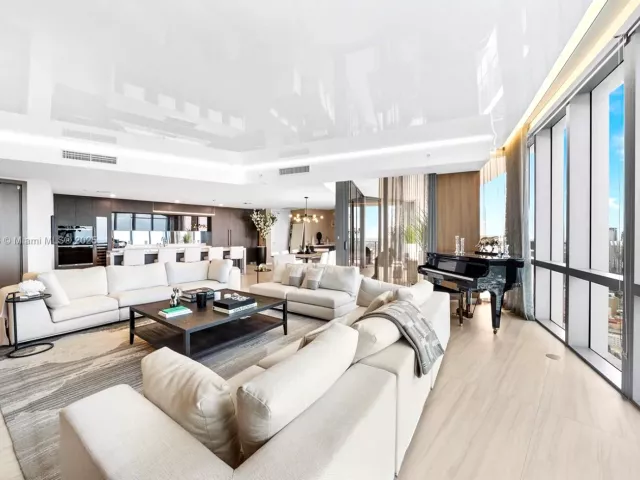 5-bedroom condo for sale in Miami - 851 NE 1st Ave 5312 - MondialRealty