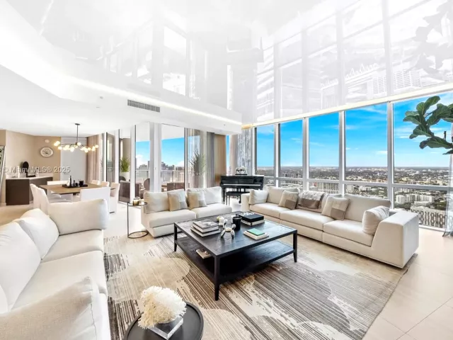 5-bedroom condo for sale in Miami - 851 NE 1st Ave 5312 - MondialRealty