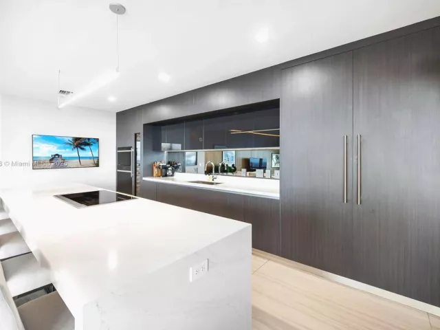 5-bedroom condo for sale in Miami - 851 NE 1st Ave 5312 - MondialRealty