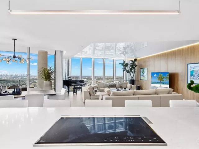 5-bedroom condo for sale in Miami - 851 NE 1st Ave 5312 - MondialRealty