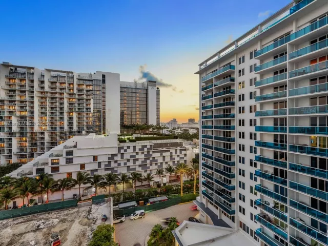 2-bedroom condo for sale in Miami Beach - 2301 Collins Ave 1004 - MondialRealty