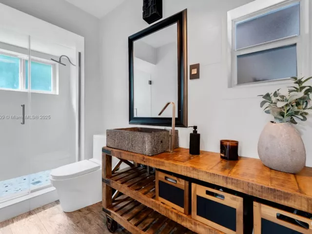 4-bedroom home for sale in Biscayne Park - 971 NE 116th St - MondialRealty