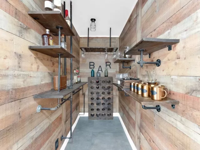 4-bedroom home for sale in Biscayne Park - 971 NE 116th St - MondialRealty