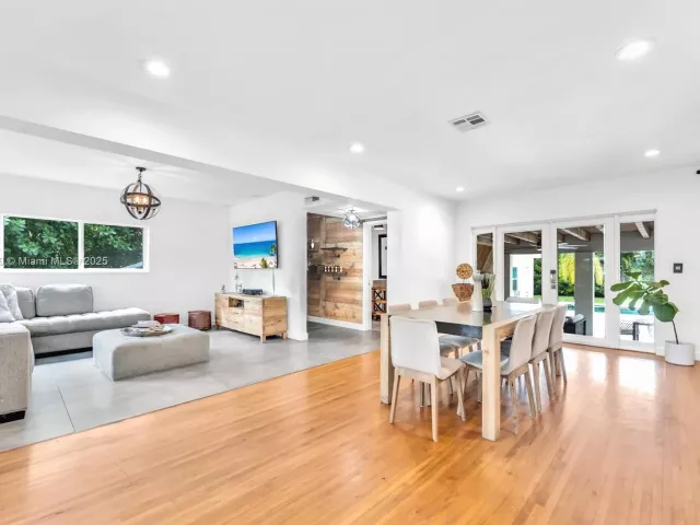 4-bedroom home for sale in Biscayne Park - 971 NE 116th St - MondialRealty