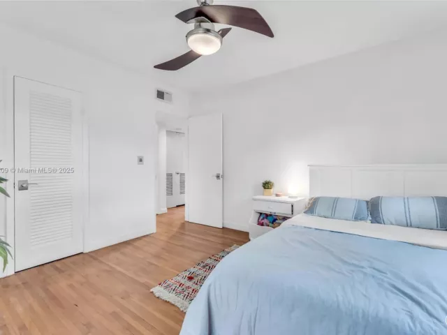 4-bedroom home for sale in Biscayne Park - 971 NE 116th St - MondialRealty