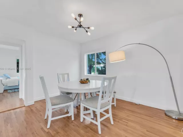 4-bedroom home for sale in Biscayne Park - 971 NE 116th St - MondialRealty