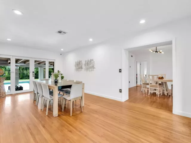 4-bedroom home for sale in Biscayne Park - 971 NE 116th St - MondialRealty