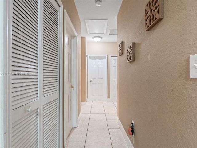 3-bedroom home for sale in Homestead - 211 SW 15th Ter - MondialRealty