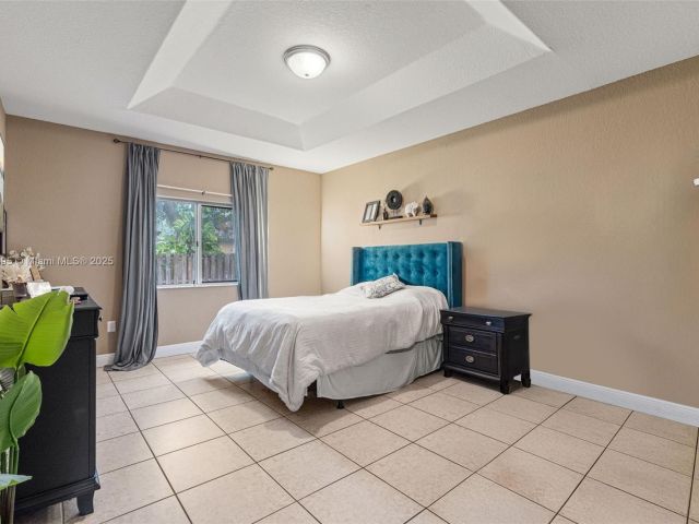 3-bedroom home for sale in Homestead - 211 SW 15th Ter - MondialRealty